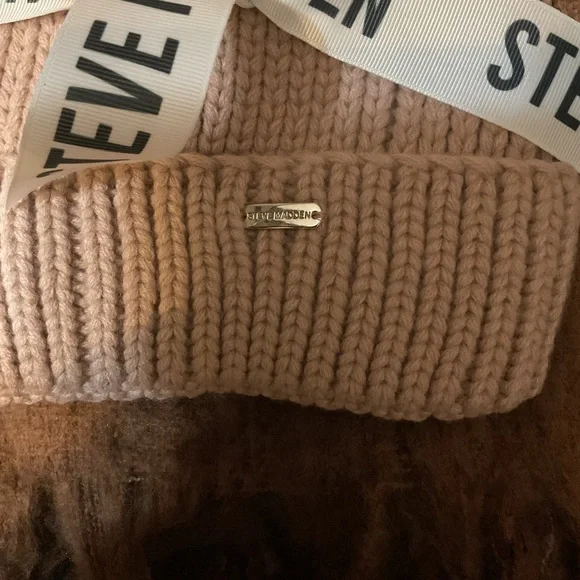 Steve Madden Brown Pom-Pom Beanie Hat & Scarf NWT - Picture 5 of 6